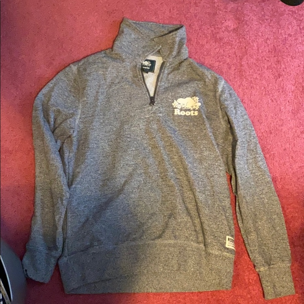 ROOTS greg sweatshirt barely worn
